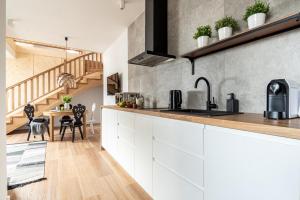 Kuchnia lub aneks kuchenny w obiekcie Apartamenty Pod Stokiem Nosal Zakopane