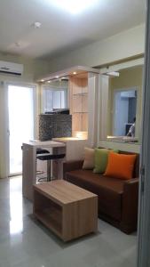 Gallery image of Apartemen Harian Green Pramuka City Jakarta Pusat 2 Bedroom By Vika in Jakarta +13 photos