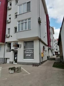 Zgradba, v kateri se nahaja apartma