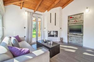 Μια τηλεόραση ή/και κέντρο ψυχαγωγίας στο Deifilia Villa