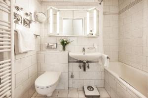 Koupelna v ubytování Strandhotel Monbijou GmbH garni