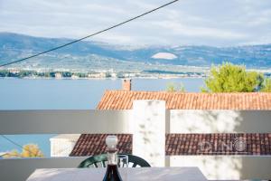 Fotografia z galérie ubytovania A1 - large apt with big terrace balcony & sea view v Trogiri