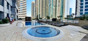 Gallery image of Beachfront Property With Atlantis The Palm & Skydive View In Dubai Marina in Dubai