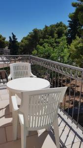 Ein Balkon oder eine Terrasse in der Unterkunft Ruzica Apartments