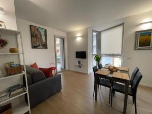 Gallery image of Amazing BRAND NEW 2 room upper scale with condo GYM close to metro in Milan +16 photos