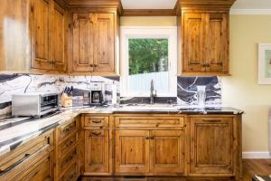 Luxury Cottage just 5 miles to downtown Asheville