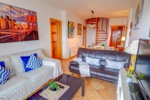 Posezení v ubytování Linda Vista Oasis Penthouse by Hello Homes Sitges
