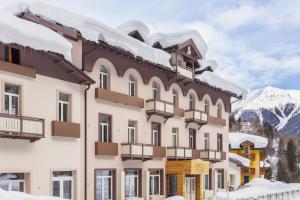 Nespecifikovaný výhled na hory nebo výhled na hory při pohledu z hotelu