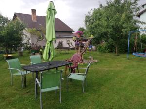 Vonkajšia záhrada v ubytovaní Apartmány MK u MODRÉ KOČKY