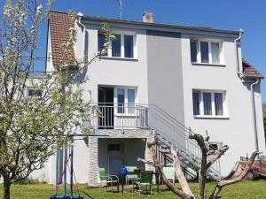 Budova, v ktorej sa apartmán nachádza