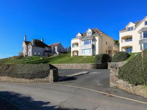 Gallery image of 6 Chichester Court in Hope-Cove