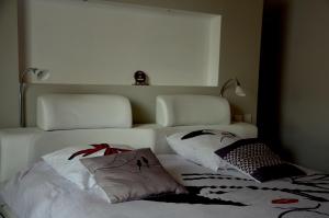 Letto o letti in una camera di La Douce Parenthèse B&B entre bois et champs-Accueil motards