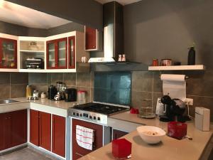Kuchyň nebo kuchyňský kout v ubytování Habitación Potter