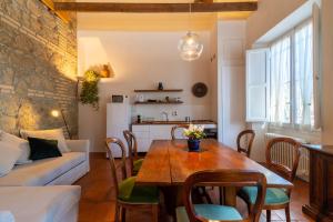 A seating area at IV Casale Roma Country Villa