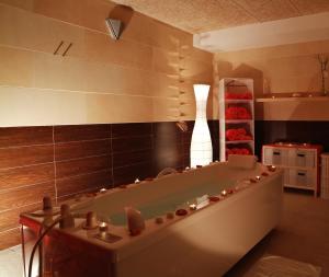 Фотография из галереи Hotel & Spa S'Entrador Playa в Кала-Ратьяде