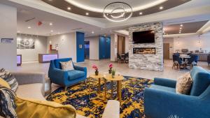 O zonă de relaxare la Best Western Plus Mid County