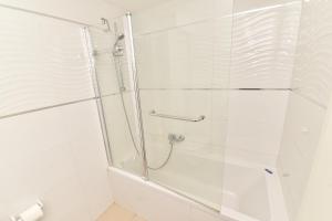 Imagen de la galería de דירת גן דלוקס-Deluxe Garden Apartment by CRWON, en Eilat