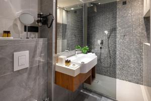 Ванна кімната в Time Boutique Hotel