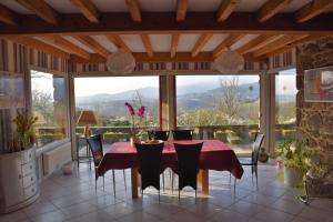 Nespecifikovaný výhled na hory nebo výhled na hory při pohledu z bed and breakfast