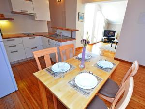 Kuchyňa alebo kuchynka v ubytovaní Apartment Cvita-2 by Interhome