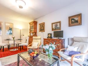 Apartment LE DELLA by Interhome