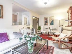 Apartment LE DELLA by Interhome