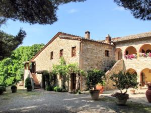 The building in which the holiday home is located