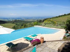 The swimming pool at or close to Holiday Home Cellole - Valluccia by Interhome