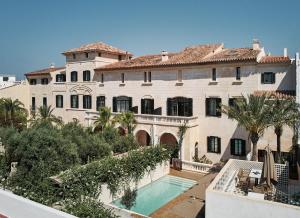 Bazén v ubytování Faustino Gran Relais & Chateaux nebo v jeho okolí