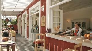 Majutusasutuse Zefiros Traditional Hotel külastajad