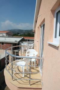 Balkón nebo terasa v ubytování Apartmans Hari