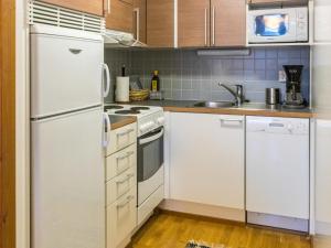 Dapur atau dapur kecil di Holiday Home Ylläs chalets 3103 by Interhome