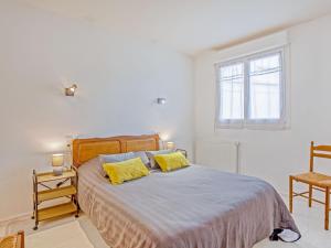 Postel nebo postele na pokoji v ubytování Apartment Le Grand Large-1 by Interhome