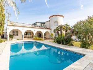 Bazén v ubytování Holiday Home Residencia Marítima by Interhome nebo v jeho okolí