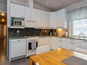 Gallery image of Holiday Home Hot pool cottage laurinranta by Interhome in Ihamaniemi +19 photos