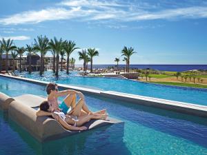 Bazén v ubytování Secrets Puerto Los Cabos Golf & Spa18+ nebo v jeho okolí