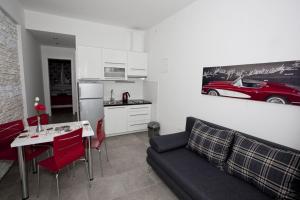 Kuchyňa alebo kuchynka v ubytovaní House Duce (850)