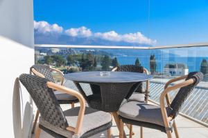 A balcony or terrace at Apartments Menuet