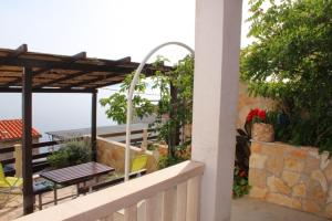 Fotografia z galérie ubytovania Apartment in Pisak with sea view, terrace, air conditioning, WiFi (3817-2) v Pisaku