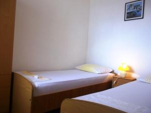 Fotografia z galérie ubytovania Apartment in Pisak with sea view, terrace, air conditioning, WiFi (3817-2) v Pisaku