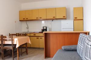 Fotografia z galérie ubytovania Apartment in Pisak with sea view, terrace, air conditioning, WiFi (3817-2) v Pisaku