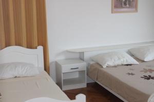 Posteľ alebo postele v izbe v ubytovaní Apartment in Preko with Terrace, Air conditioning, Wi-Fi, Washing machine (4568-4)