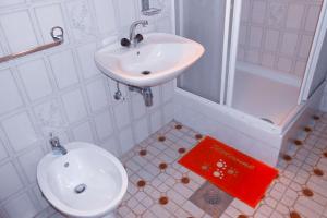 Zdjęcie z galerii obiektu Apartments BISERKA (4232) w mieście Poljana