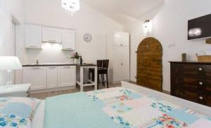 Posteľ alebo postele v izbe v ubytovaní Studio apartment in Icici with Air condition, WIFI (4674-2)