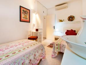 Posteľ alebo postele v izbe v ubytovaní Apartment Oiza Sand Castle 15 at Alcudia Beach, WIFI and aircon