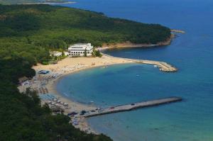 an aerial view of a beach with a resort at Dima Popova Apartments in Tsarevo