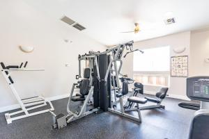 Fitness centrum a/nebo fitness zařízení v ubytování Sahuaro Condos