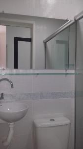 Bilik mandi di Flat Winterville Residence Gravatá