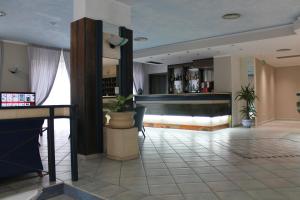 Hotel Mediterraneo tesisinde lobi veya resepsiyon alanı