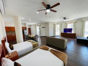 Gallery image of La Lola Hotel & Suites in Mazatlán